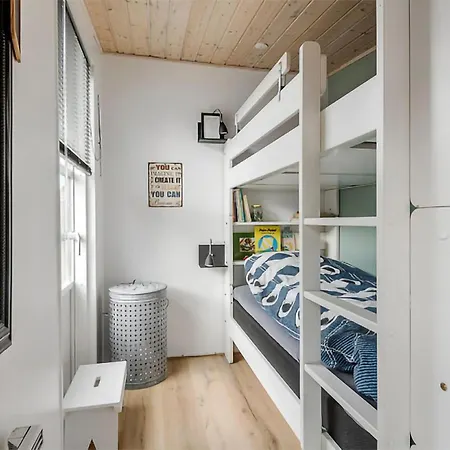 2 Bedroom Lovely In